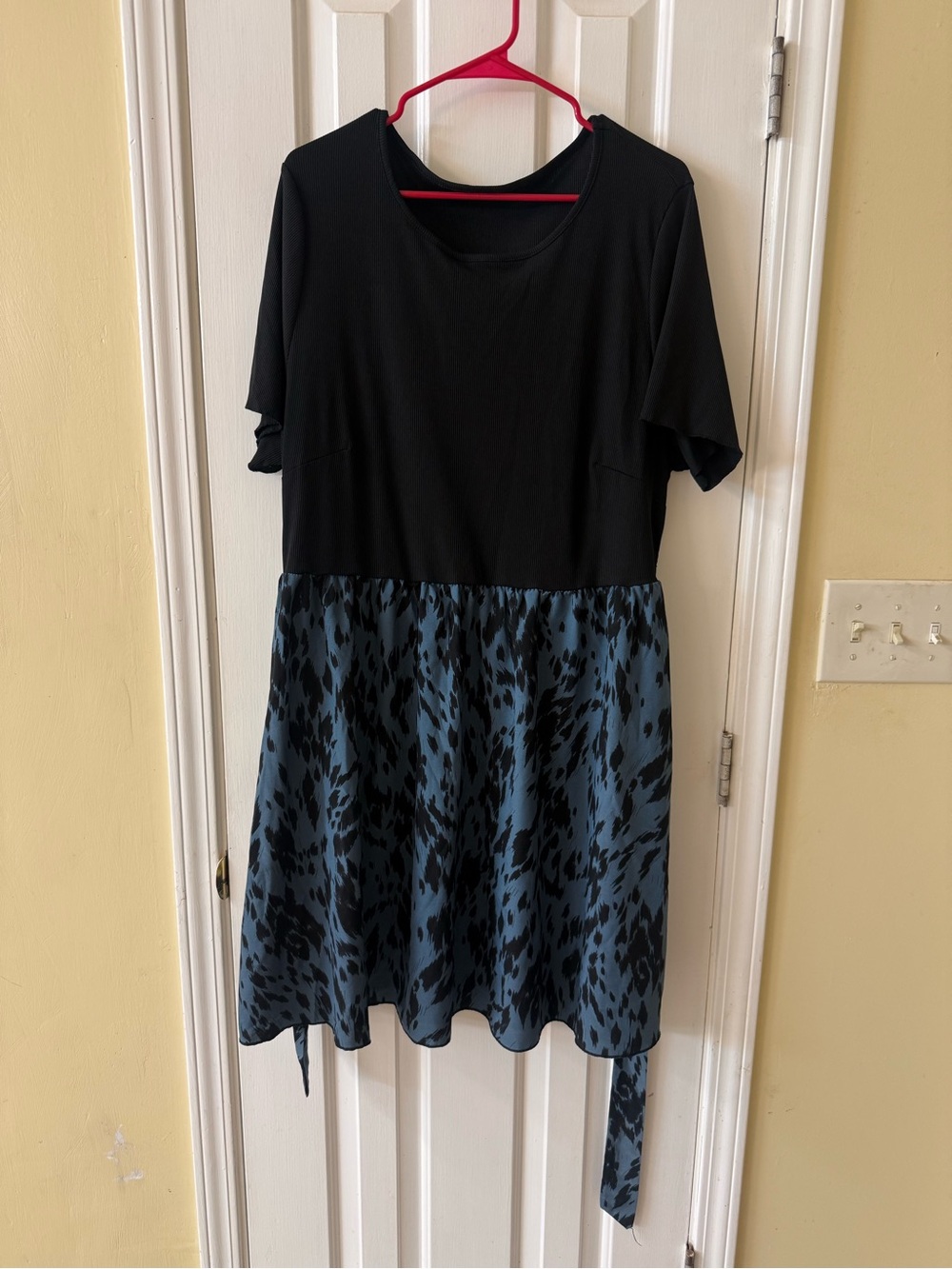 SHEIN Black Top with Blue Leopard-Print Skirted Dress